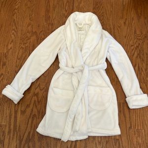 Short White Robe